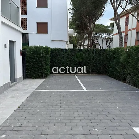 Апартаменты Avinguda Madrid 27 Bajos 1ª *
